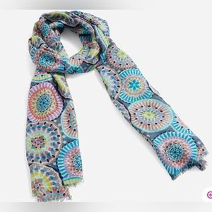Vera Bradley Soft Fringe Scarf in Sunny Medallion